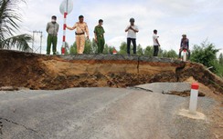 Sau 2 tuần đưa vào sử dụng, đường ven sông Vàm Cỏ Tây lún sâu 5 mét