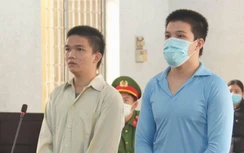 Cưỡng bức bé gái 14 tuổi, hai thanh niên lãnh 32 năm tù