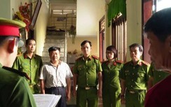 Bắt người đàn ông mua khống hàng ngàn hoá đơn xăng dầu ở Huế