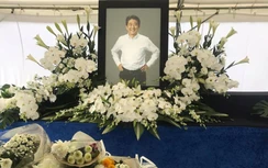 Người Việt tại Nhật dâng nhành hoa trắng, cúi đầu tiễn đưa ông Abe