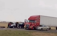 Mỹ: 21 phương tiện đâm liên hoàn, 6 người thiệt mạng vì bão bụi