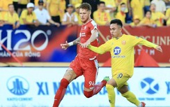 Nhà vô địch V-League thua sốc, ngôi đầu lại đổi chủ