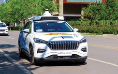 Ở nơi taxi thì không người lái nhưng có nhân viên ngồi sẵn trên xe