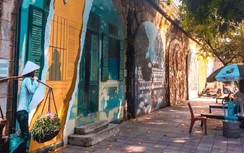 Phạt 200 nghìn đồng người đàn ông tiểu bậy ở phố bích họa Hà Nội