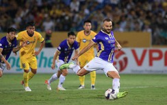 V-League 2022: Hà Nội thắng 10 người SLNA, Viettel vấp ngã ở xứ Thanh