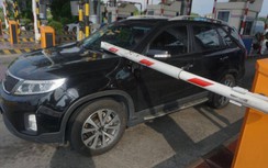 Ô tô qua trạm thu phí Pháp Vân - Cầu Giẽ bị barie đóng vào nắp capo vì sao?