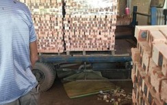 Bị ô tô chở gạch lùi đè trúng người, nữ công nhân tử vong tại Hưng Yên