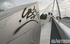 Dùng 14 loại dung môi để xoá vẽ bậy ở cầu Thủ Thiêm 2