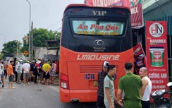 Xe khách tông 4 xe máy trên QL1A khiến 1 người tử vong, 3 người cấp cứu