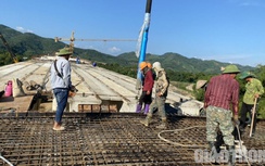 Vượt nắng, thắng mưa đảm bảo tiến độ hợp long cầu
