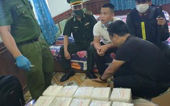 8 bánh heroin “núp” trong thùng quạt gió, ký gửi vào TP.HCM