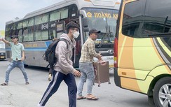 TP.HCM: Nhức nhối cây xăng biến thành bến xe dù