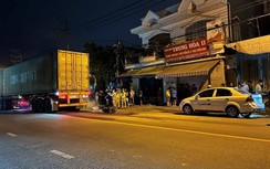 Hai vụ xe máy tông vào đuôi ô tô đang dừng đỗ, 2 người tử vong ở Bình Dương