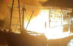 Tàu cá bị thiêu rụi trong đêm, ngư dân thiệt hại 2 tỷ đồng