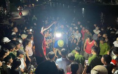 Đang tìm kiếm 4 người cùng gia đình bị mất tích trên sông Đào