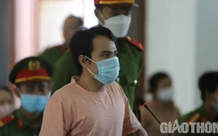 Kẻ giết 3 người nhà vợ cũ ở Phú Yên đòi giết em trai vợ cũ ngay tại tòa