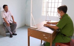 Cha đốt nhà, con gái dìu bà nội chạy khỏi đám cháy