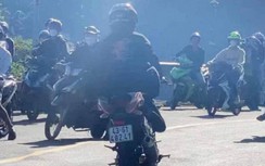 Quái xế "làm xiếc" trên đèo Hải Vân bị phạt 7 triệu, tước GPLX 3 tháng