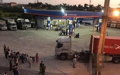 Va chạm với xe container, hai dì cháu tử vong thương tâm
