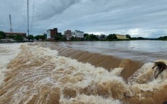 Quảng Ninh: Lũ lớn trên sông Hà Cối, giao thông thị trấn Quảng Hà cách trở