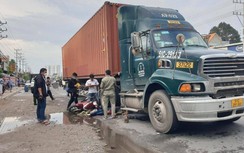 Bình Dương: Xe máy va chạm container, người đàn ông bị cán tử vong