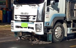 Va chạm với xe tải, một người đi xe máy tử vong tại Hòa Bình