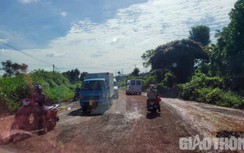 Thi công QL19 trúng mùa mưa, nhiều vị trí mất ATGT