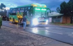 Hai thanh niên đi xe máy tử vong sau va chạm với xe khách