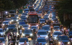 Đường phố Hà Nội "ken đặc" người và xe chiều cuối trước kỳ nghỉ lễ 2/9