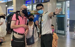 Tân Sơn Nhất bắt đầu "nóng", huy động thêm đoàn viên thanh niên hỗ trợ