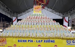 Độc đáo ngôi tháp được kết bằng 2022 cái bánh pía