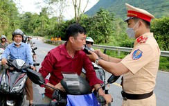 Yên Bái: 1.000 du khách lên Mù Cang Chải; Lai Châu cảnh báo uống rượu bia
