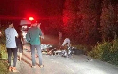 Xe máy đấu đầu trên đường quê, 2 người chết, 1 người bị thương