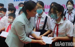 Lễ khai giảng của những học sinh mồ côi do Covid-19