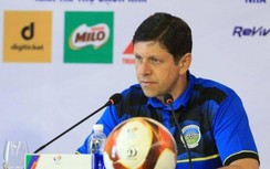 HLV nhiều lần tuyên bố muốn hạ tuyển Việt Nam rơi vào tình cảnh khó đỡ