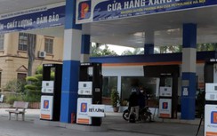 Thêm 5 doanh nghiệp đầu mối xăng dầu bị tước giấy phép, "ông lớn" kêu cứu