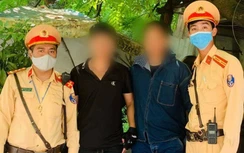 CSGT chạy bộ tới hiện trường, giải cứu người định nhảy cầu Chương Dương