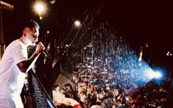 Tuấn Hưng có thể bị phạt thế nào vì tổ chức show hát ở ban công phố đi bộ?