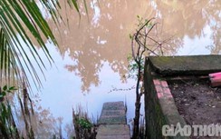 Bà nội ra sau nhà nấu cơm, 2 cháu bé đuối nước thương tâm