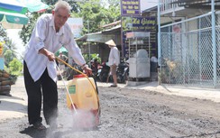 Cựu binh 40 năm vá đường, xây cầu giúp dân