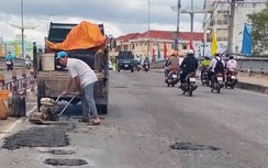 Khắc phục hư hỏng mặt cầu Đầu Sấu sau phản ánh của Báo Giao thông