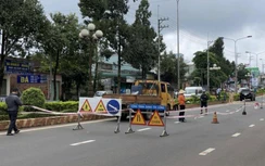 Lấp hố "tử thần" xuất hiện giữa đường sau mưa lớn ở Gia Lai