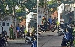 Bé trai 6 tuổi ôm vết thương trên cổ tháo chạy khỏi nhà, gục xuống đất