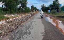 Nhà thầu thi công nền đường ở Huế bằng... "hỗn tạp" đá và bê tông nhựa thải