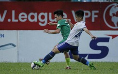 Đội bóng nợ lương thua ngược trong trận cầu có 4 quả phạt đền
