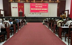 Phó Chủ tịch Thường trực Quốc hội khảo sát con đường xuống cấp ở Hậu Giang