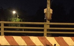 Hai xe chữa cháy tới cứu nam thanh niên định nhảy cầu vượt Sài Sơn tự tử