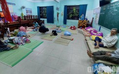 Hình ảnh đêm đầu tiên sơ tán trú bão của người dân Hội An