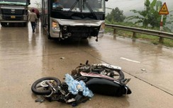 2 vợ chồng tử vong thương tâm sau va chạm xe khách ở Kon Tum