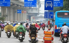 Hà Nội chỉ đạo xử nghiêm, xe vẫn ung dung đi sai làn trên đường Nguyễn Trãi